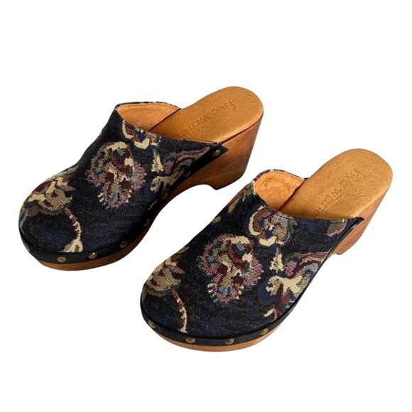 Five Worlds Floral Tapestry Slip-On Clogs - Picture 1 of 13